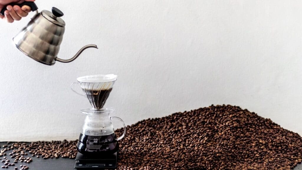 Hario V60 Dripper swan neck and beans